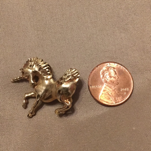 SALE! Vtg Diamond Cut Unicorn Pendant Solid 14k! - Picture 3 of 4